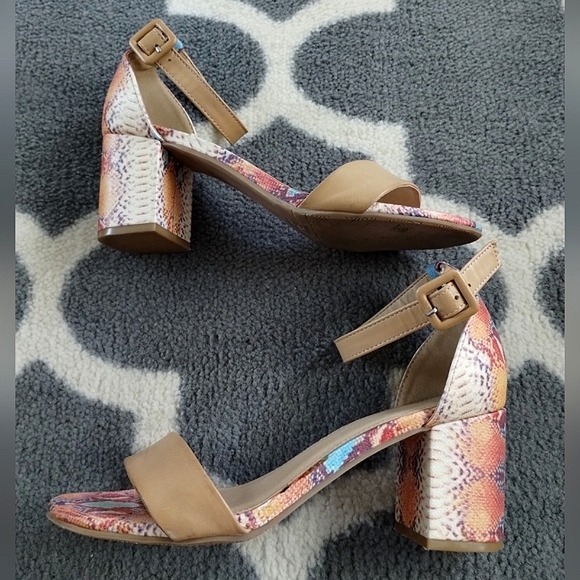 Snake Print/Python Pattern Block Heels - Picture 12 of 16